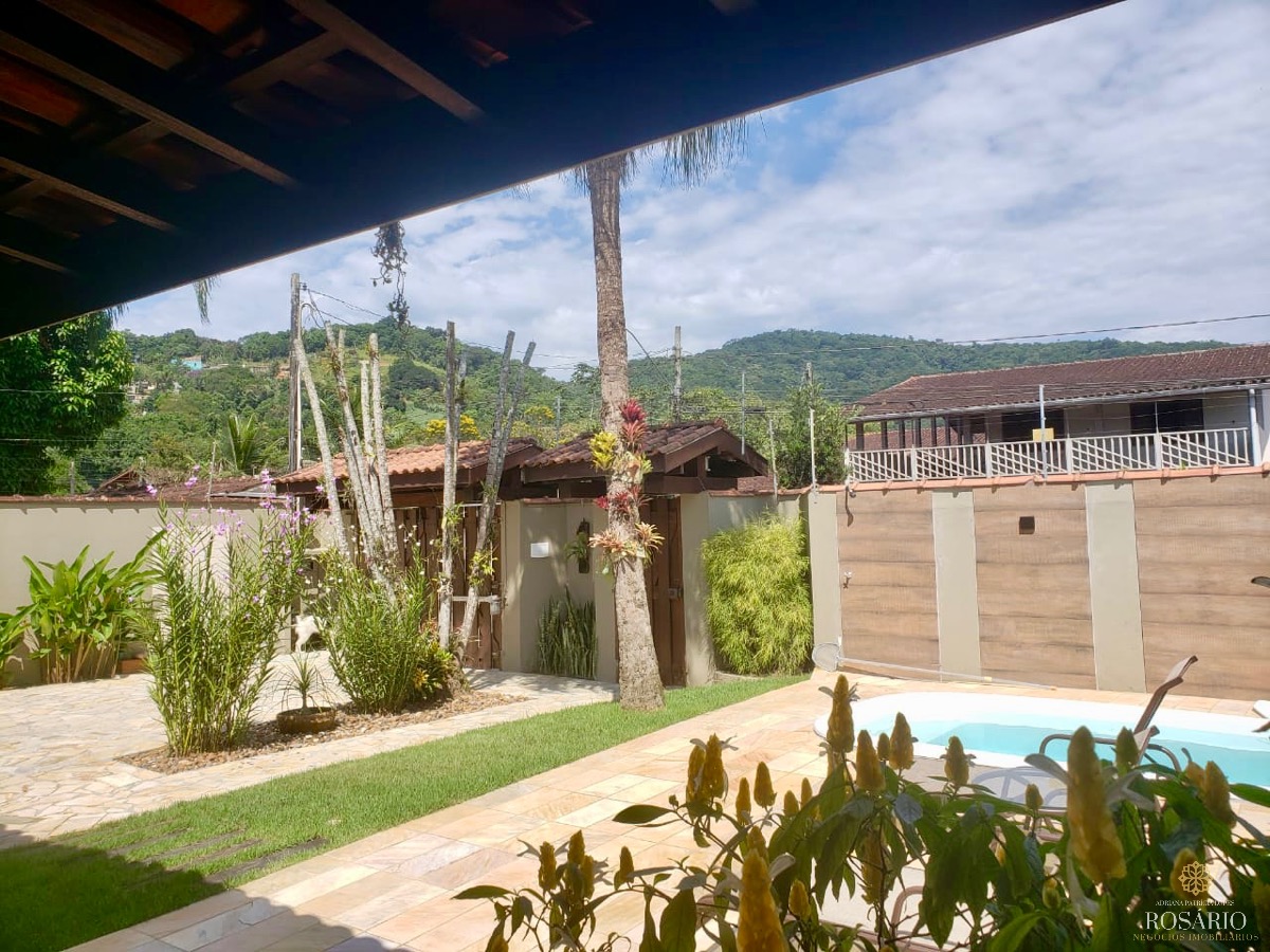 Casa com edicula à venda no jardim samambaia em ubatuba