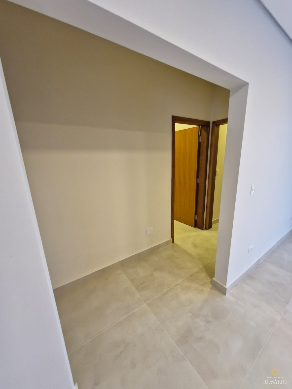 Casa de alto padrão em condomínio regiao central