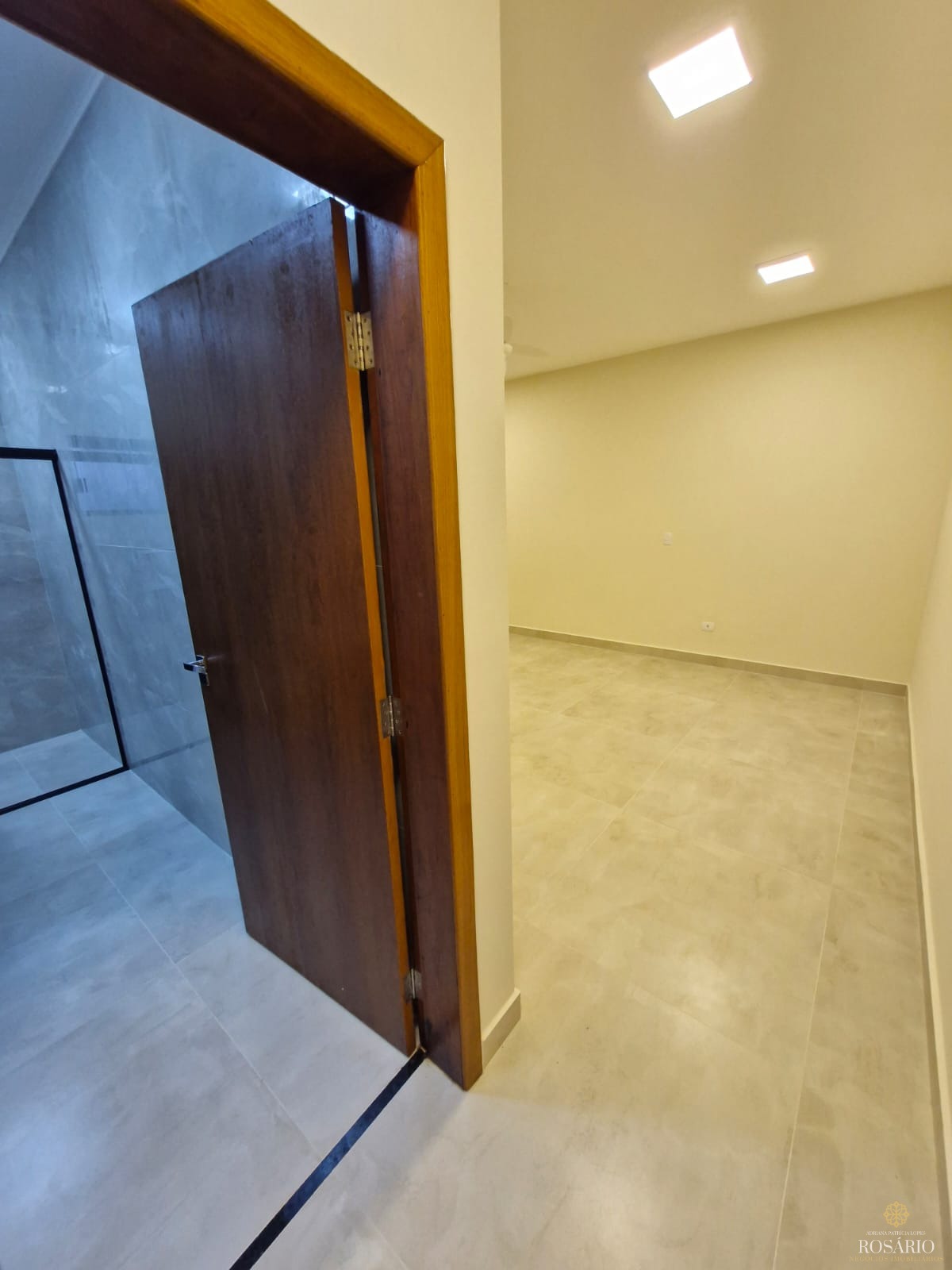 Casa de alto padrão em condomínio regiao central
