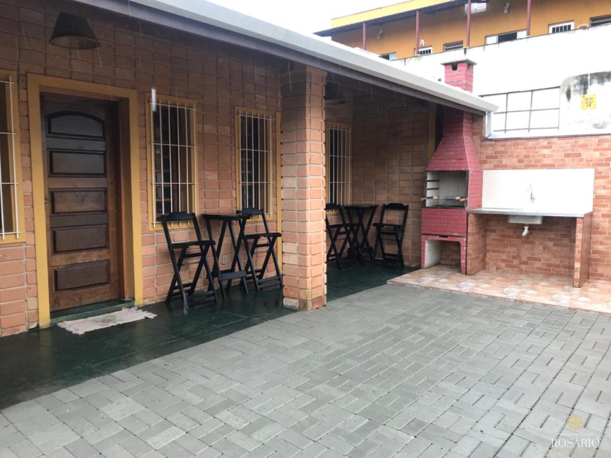 Casa com Edícula à Venda em Ubatubasp, Amplo Espaço, Conforto e Área Gourmet