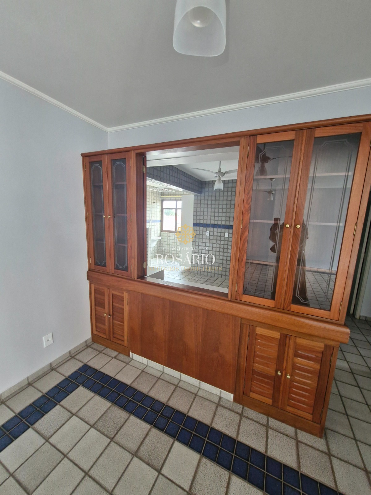 Apartamento de 03 dormitórios no centro disponível para loca