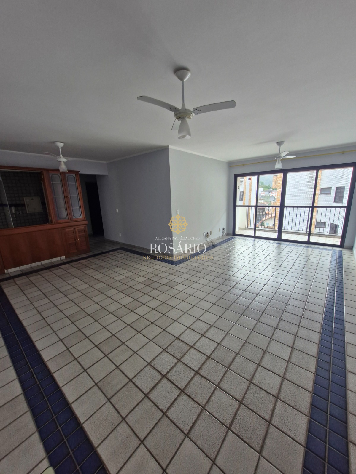 Apartamento de 03 dormitórios no centro disponível para loca