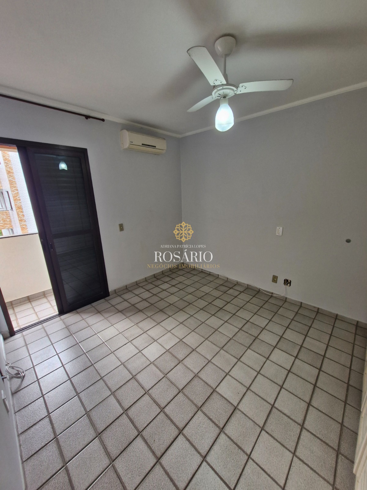 Apartamento de 03 dormitórios no centro disponível para loca