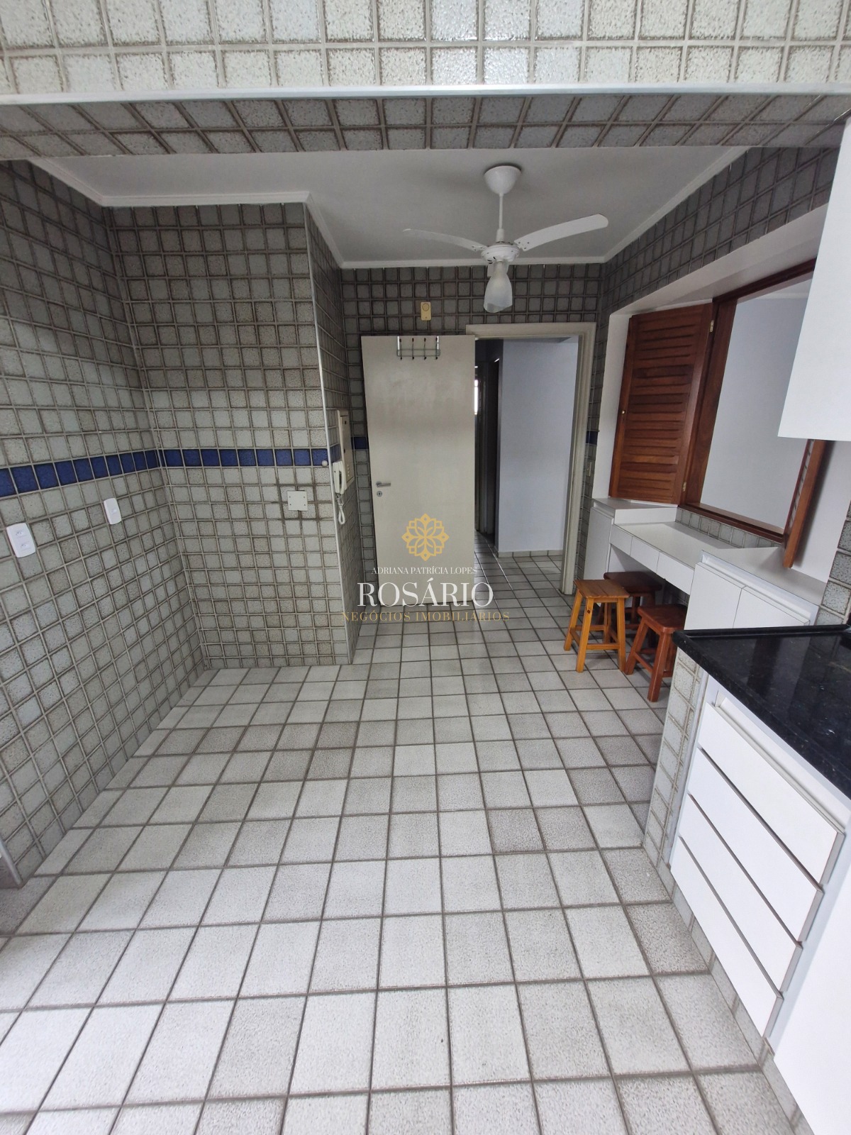 Apartamento de 03 dormitórios no centro disponível para loca