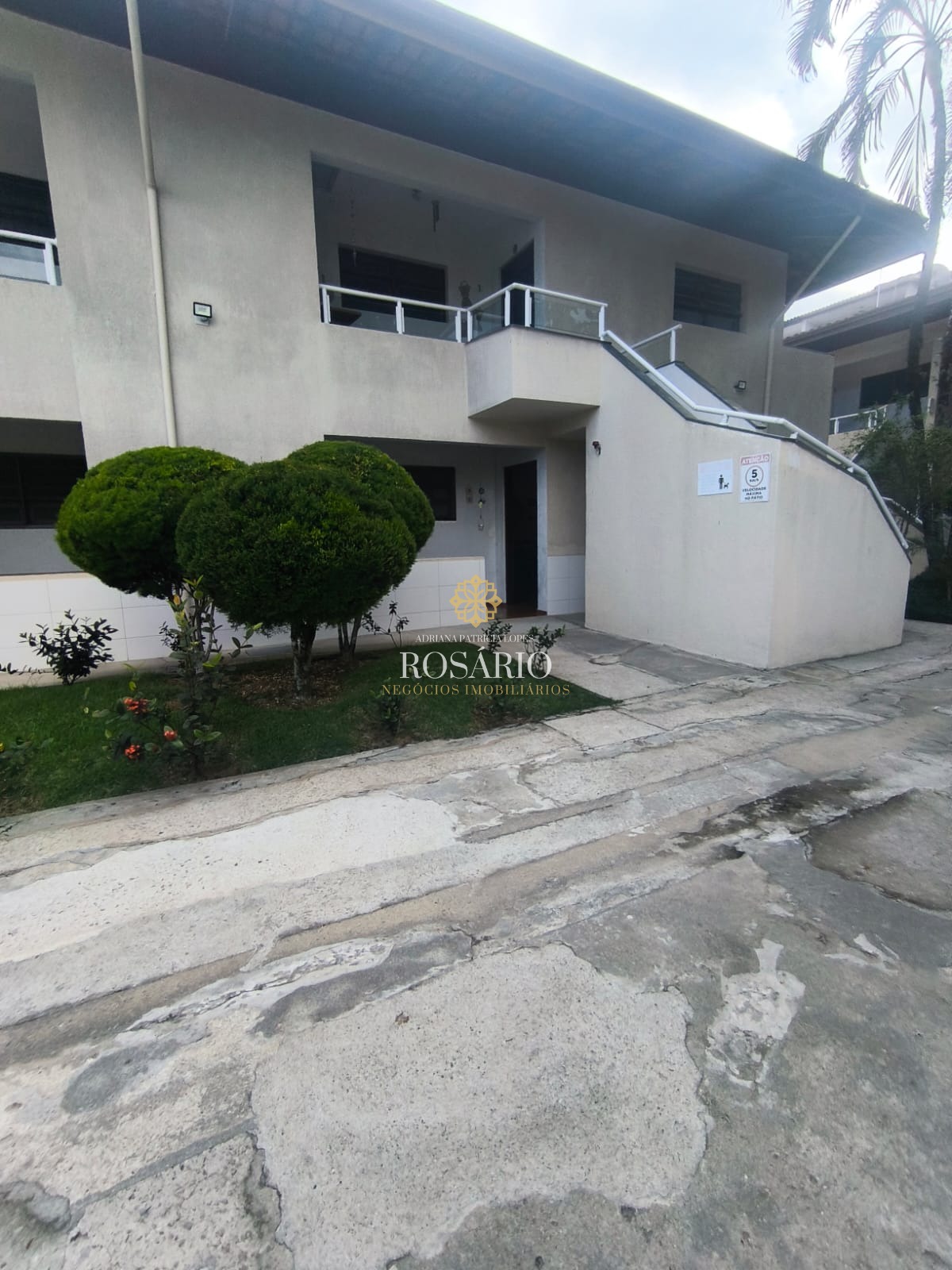 Apartamento mobiliado à venda em ubatuba.