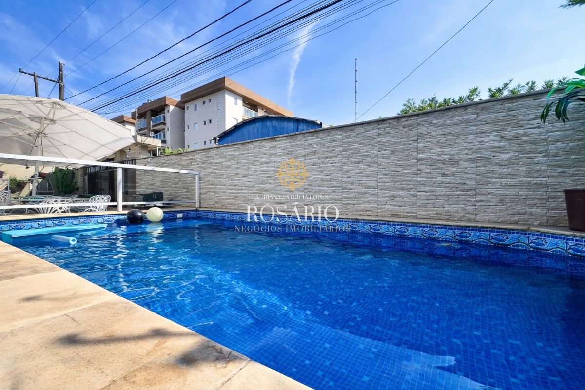 Casa impecável com piscina e 2 dormitórios edícula. Seu refú