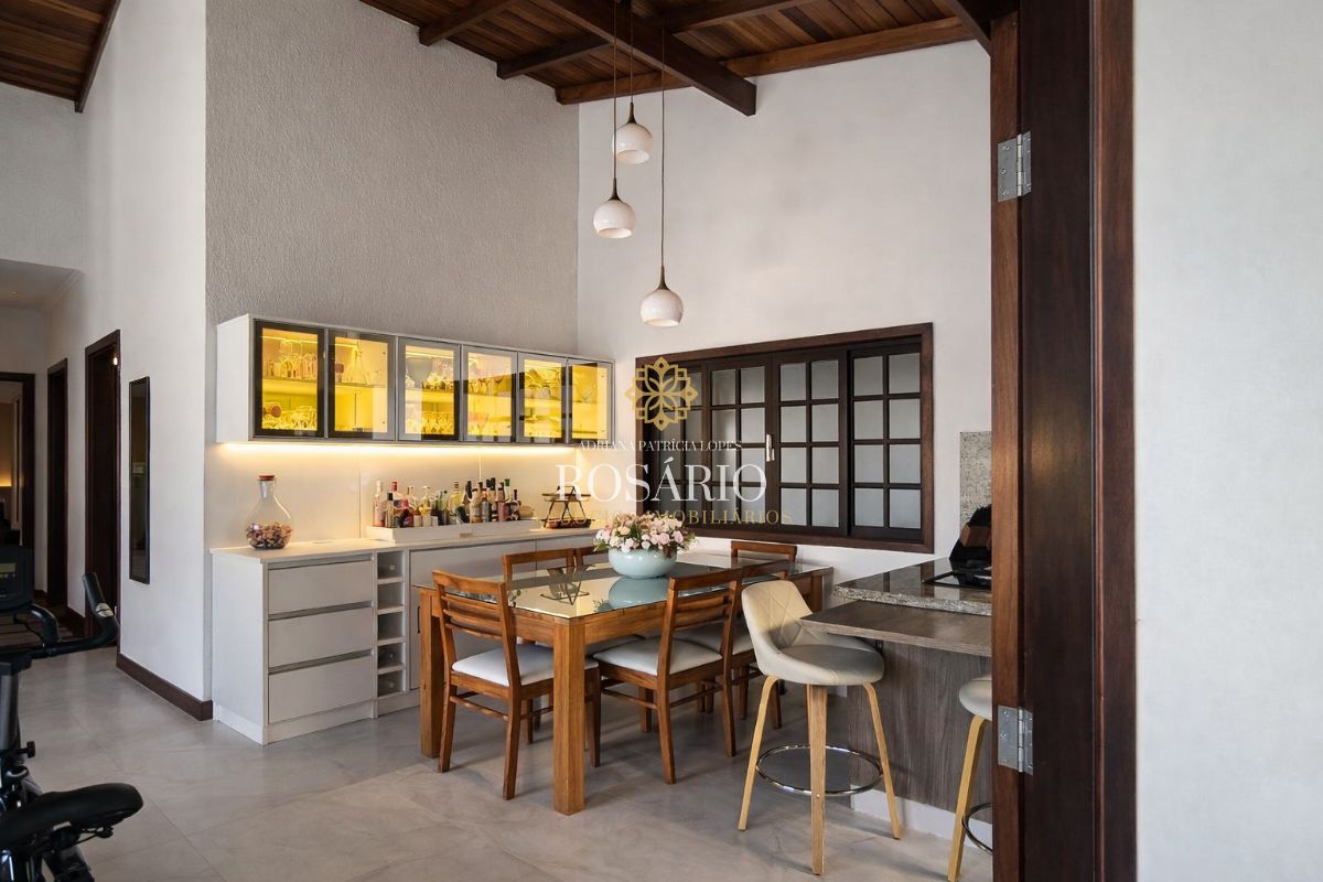 Casa impecável com piscina e 2 dormitórios edícula. Seu refú