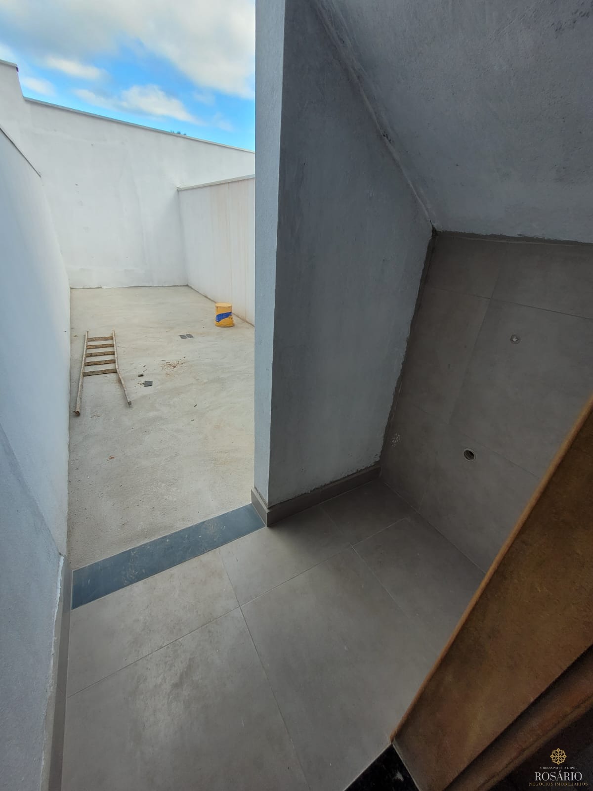 Sala comercial nova para locação definitiva no centro de uba
