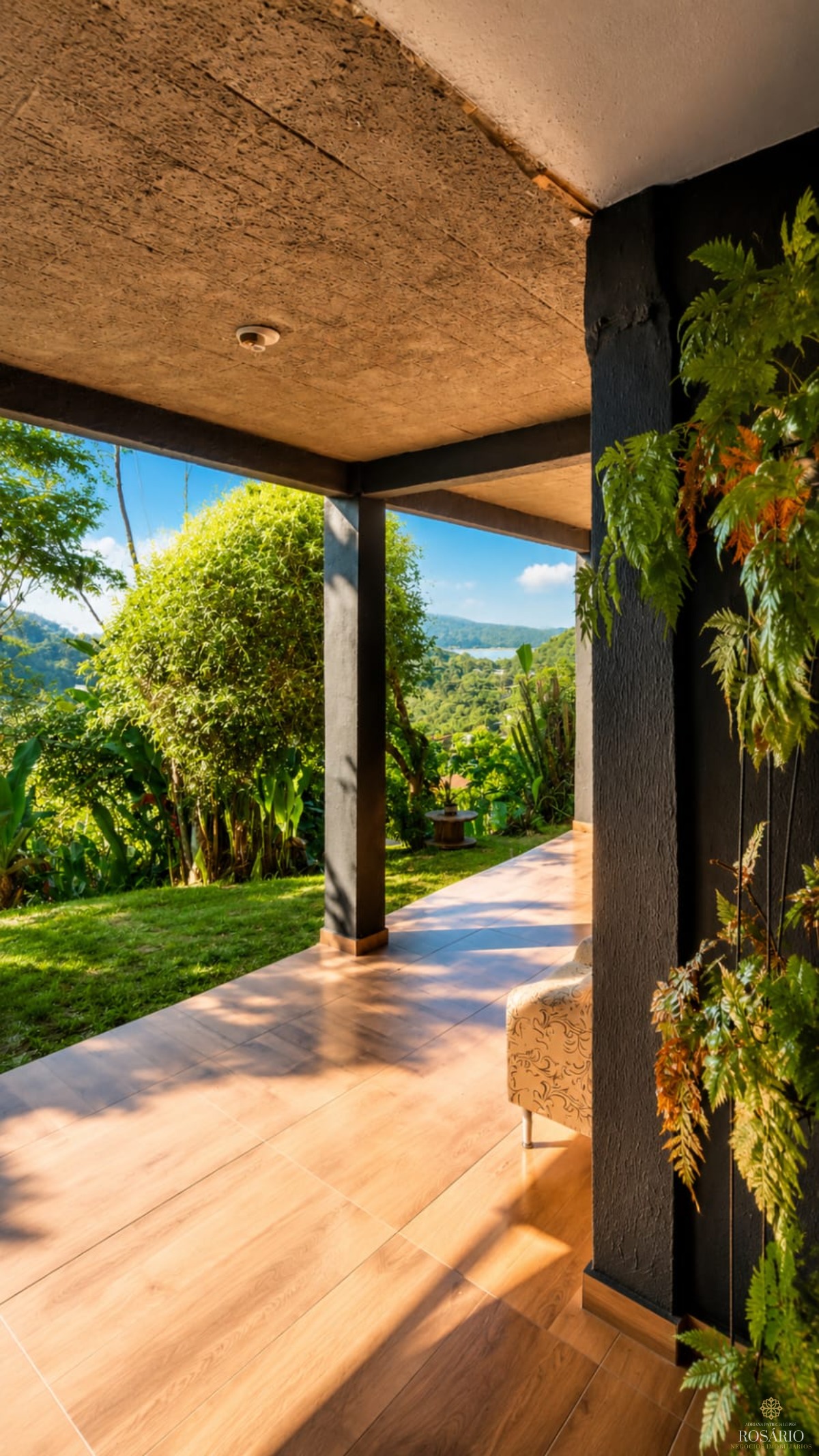 Casa à venda com vista mar no alto de itamambuca - foto 1