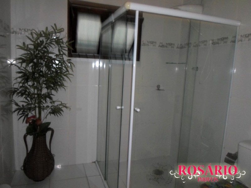 Excelente casa com piscina, próximo aquário comporta ate 12 