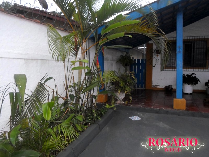 Excelente casa com piscina, próximo aquário comporta ate 12 