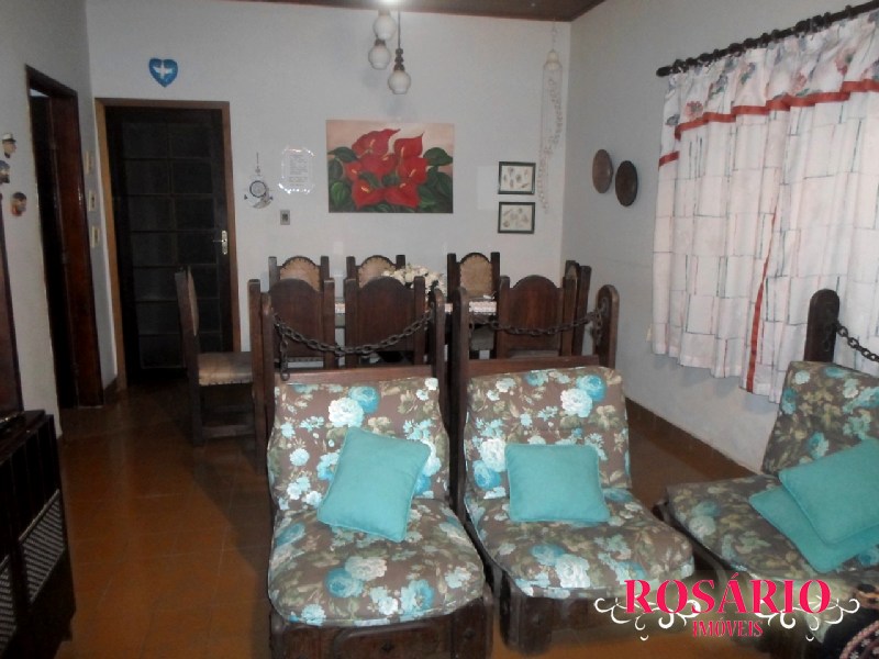 Excelente casa com piscina, próximo aquário comporta ate 12 