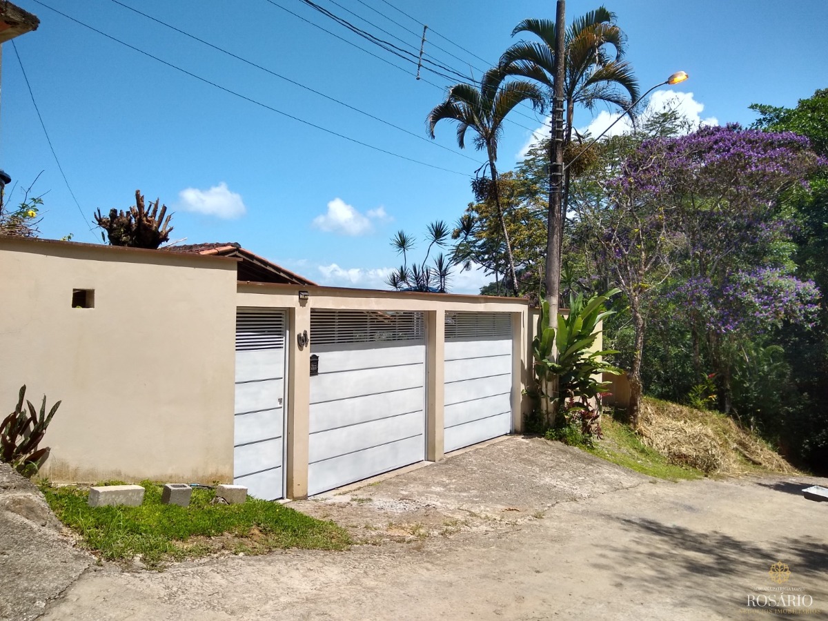 Casa na praia da enseada com belíssima vista mar.