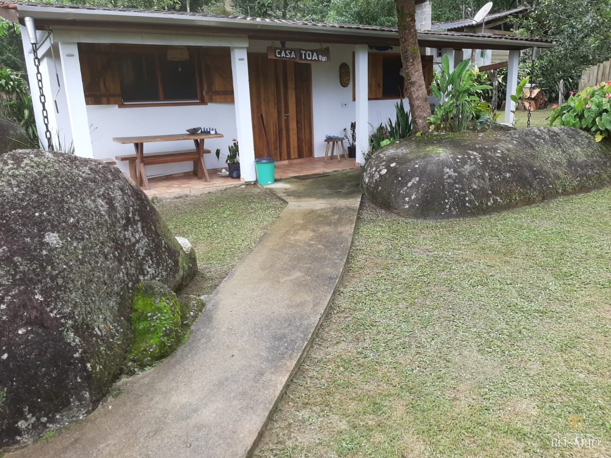 Casa deliciosa em ubatumirim próximo ás praias e cachoeiras!