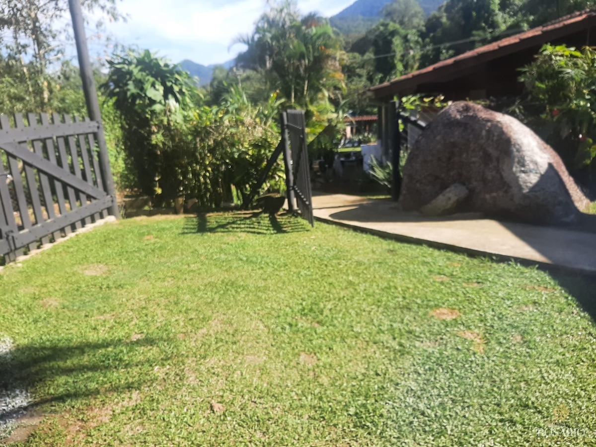 Casa deliciosa em ubatumirim próximo ás praias e cachoeiras!