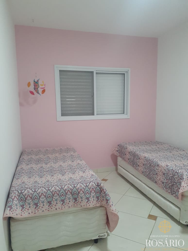 Excelente casa dentro de condomínio fechado.