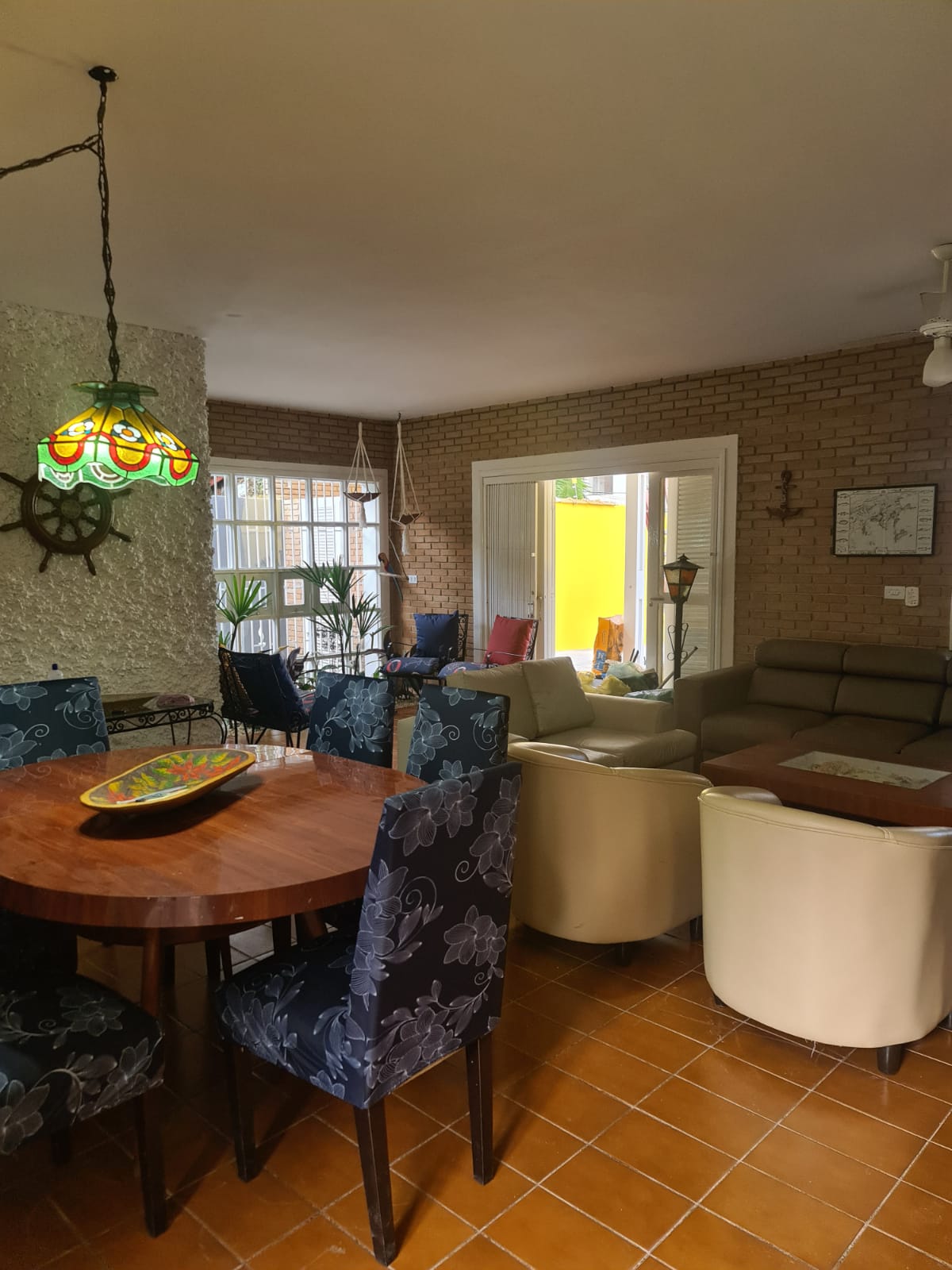 Casa com piscina no itaguá.