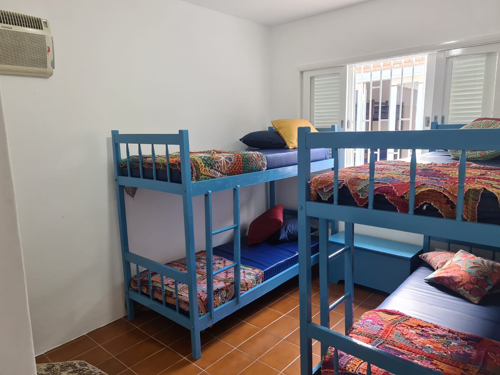 Casa com piscina no itaguá.