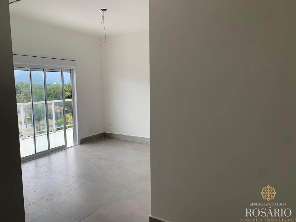 Cobertura duplex vista prara o mar em itaguá.