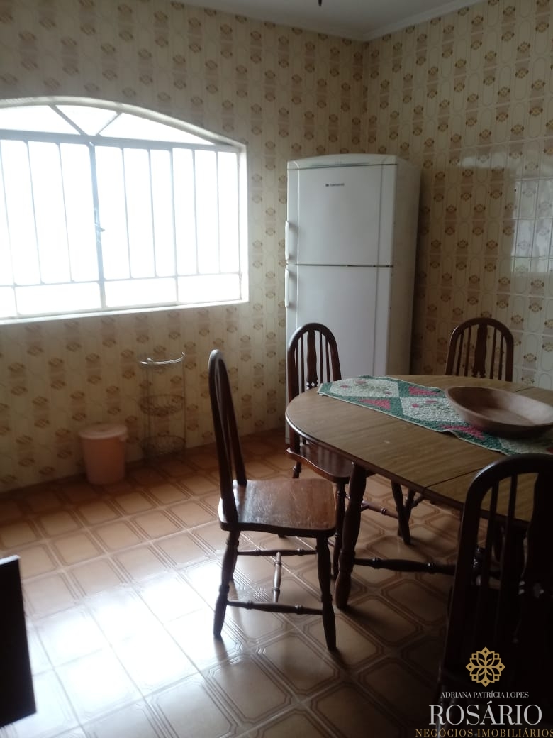 Casa com total de 1.200m² no jardim samambaia.
