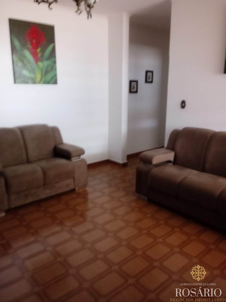 Casa com total de 1.200m² no jardim samambaia.