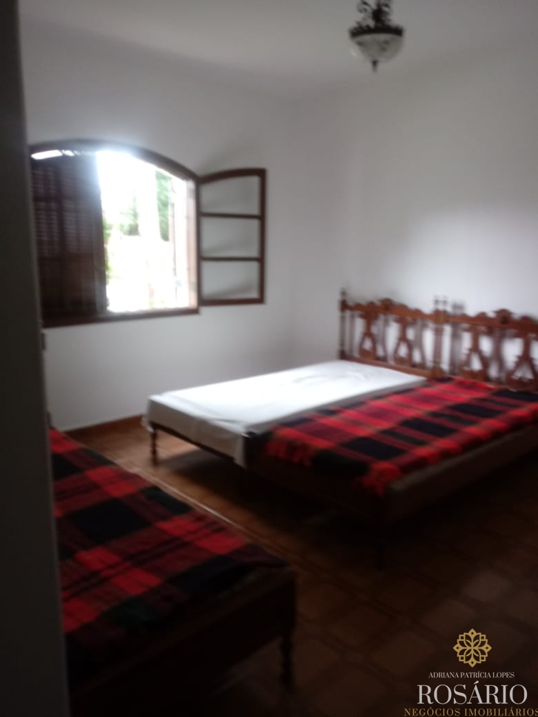 Casa com total de 1.200m² no jardim samambaia.