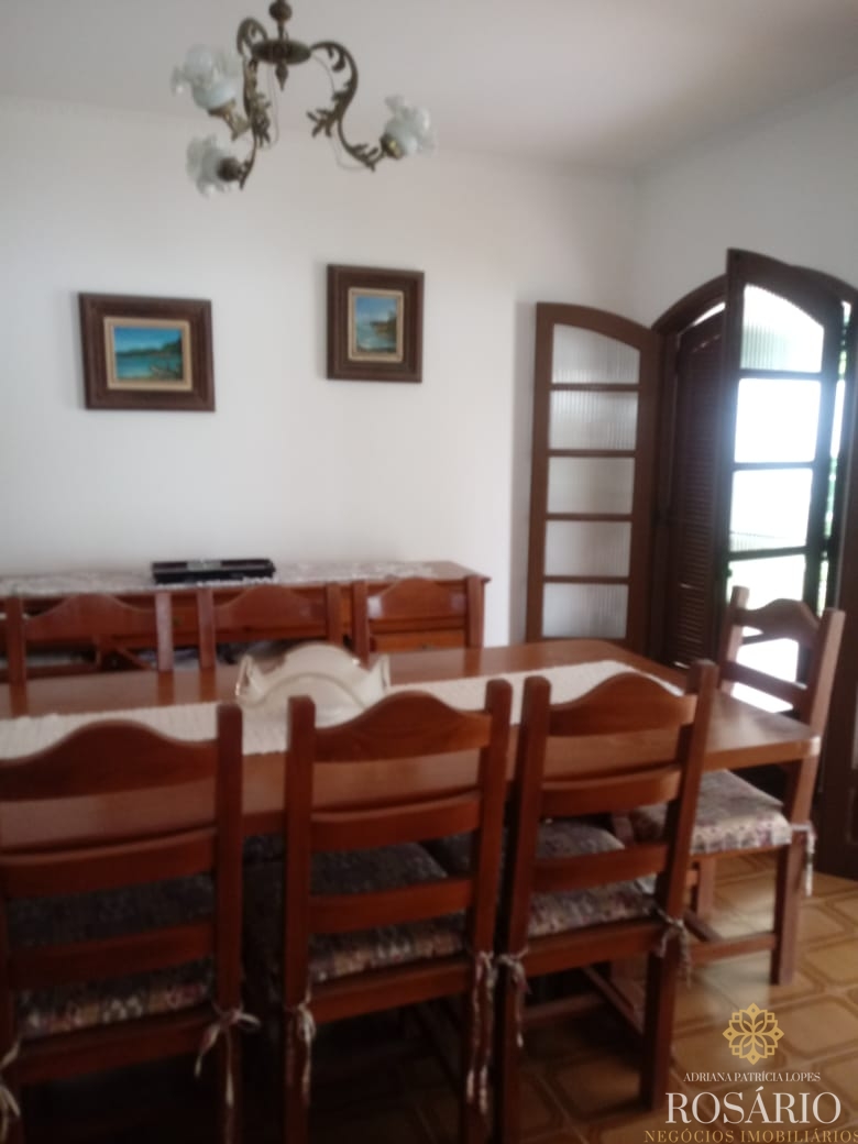 Casa com total de 1.200m² no jardim samambaia.