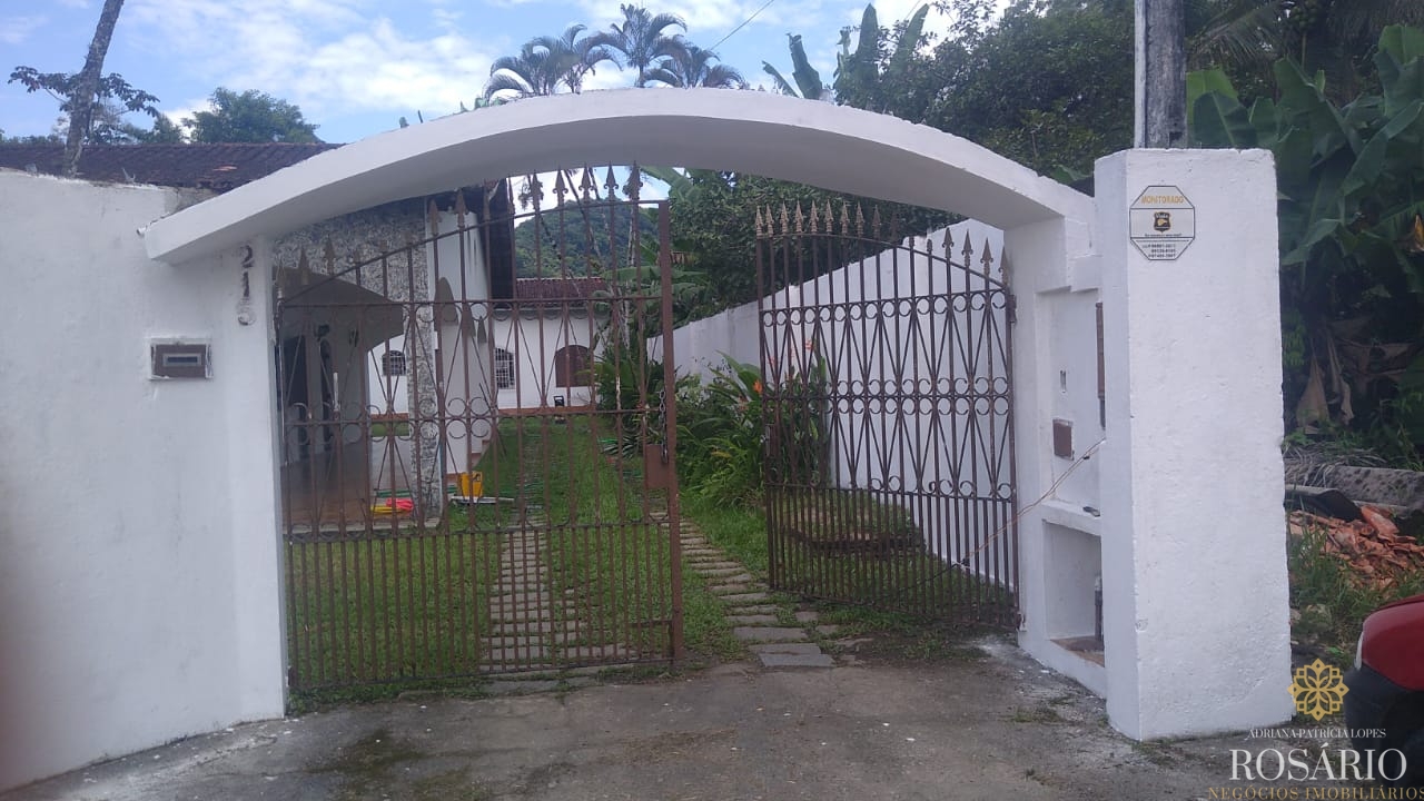 Casa com total de 1.200m² no jardim samambaia.