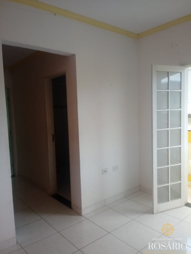 Casa com 2 dormitórios no mato dentro.
