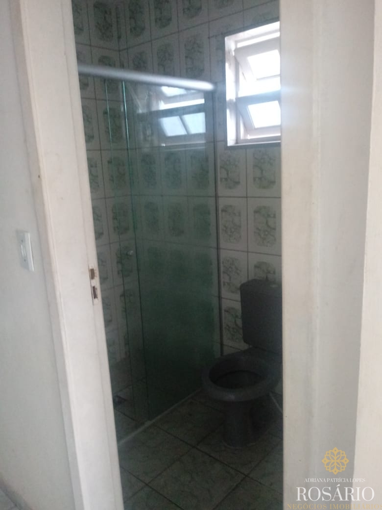 Casa com 2 dormitórios no mato dentro.