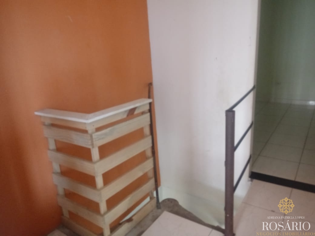 Casa com 2 dormitórios no mato dentro.