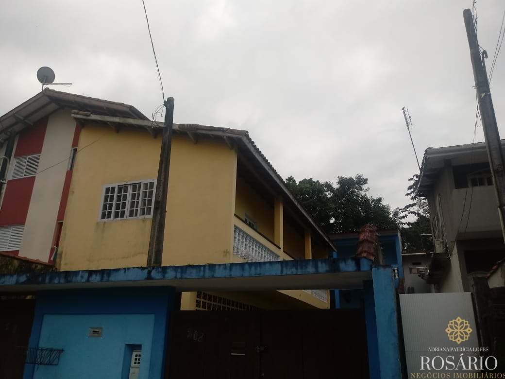 Casa com 2 dormitórios no mato dentro.