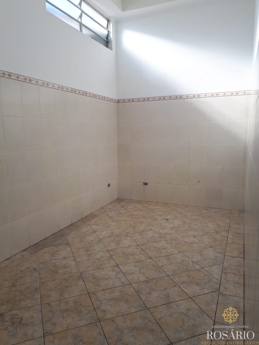 Ponto comercial com total de 440m² no centro.