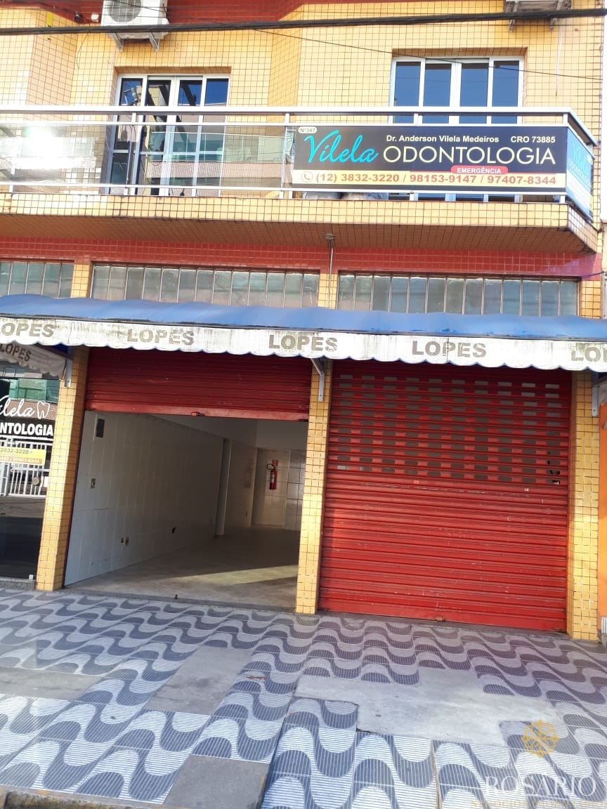 Ponto comercial com total de 440m² no centro.