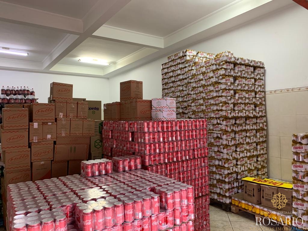 Ponto comercial com total de 440m² no centro.
