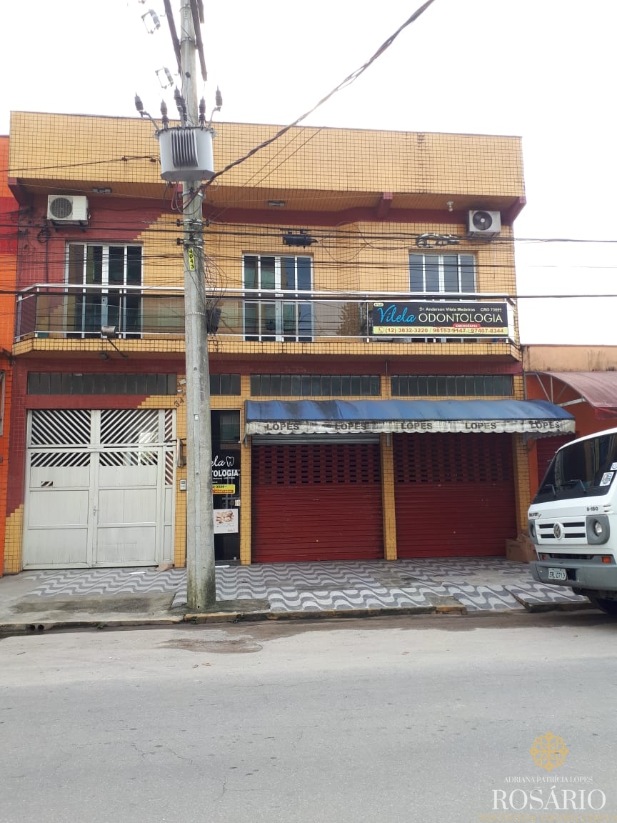 Ponto comercial com total de 440m² no centro.
