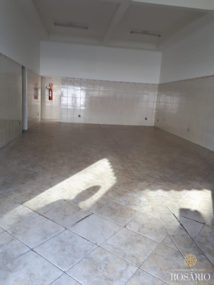 Ponto comercial com total de 440m² no centro.