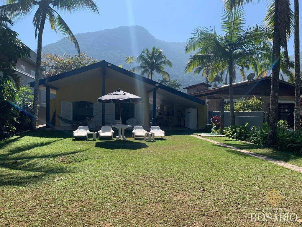 Casa pé na areia dentro de condominio fechado.