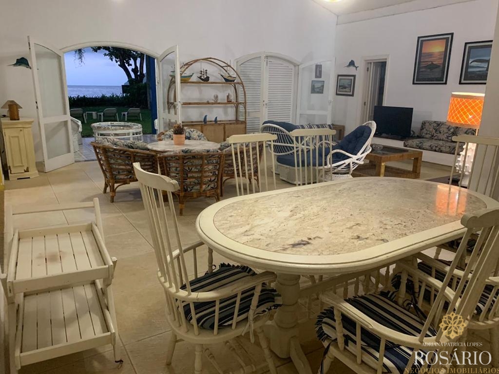 Casa pé na areia dentro de condominio fechado.