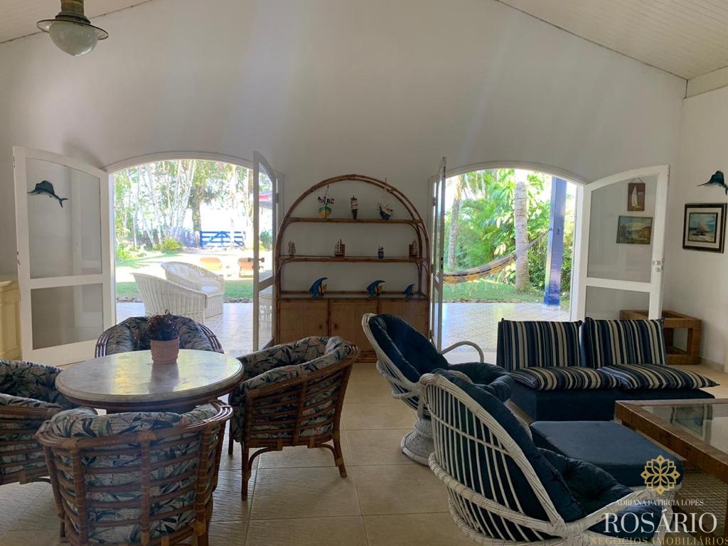 Casa pé na areia dentro de condominio fechado.