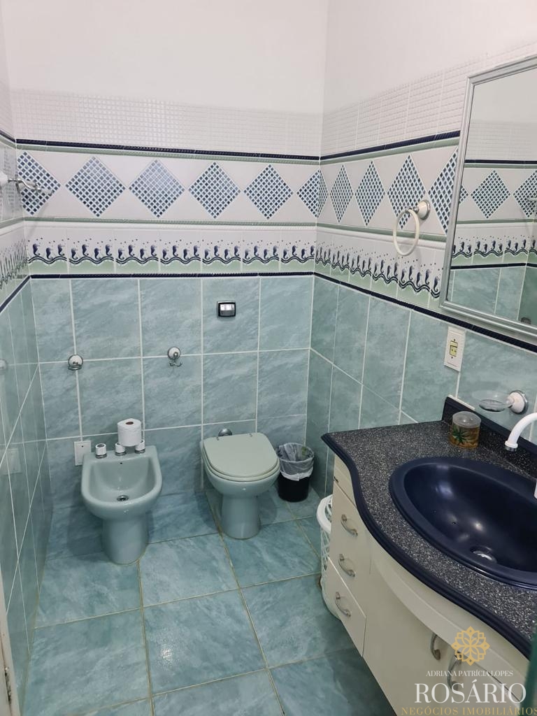 Casa pé na areia dentro de condominio fechado.