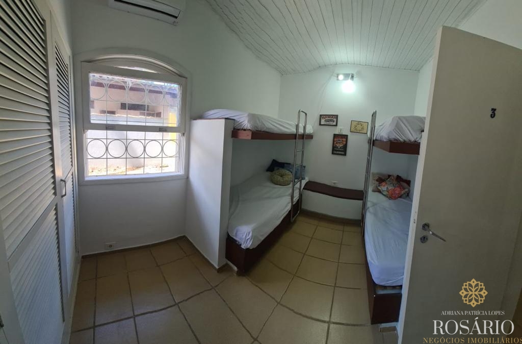 Casa pé na areia dentro de condominio fechado.