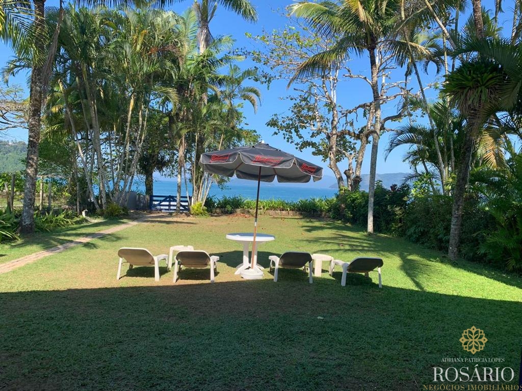Casa pé na areia dentro de condominio fechado.