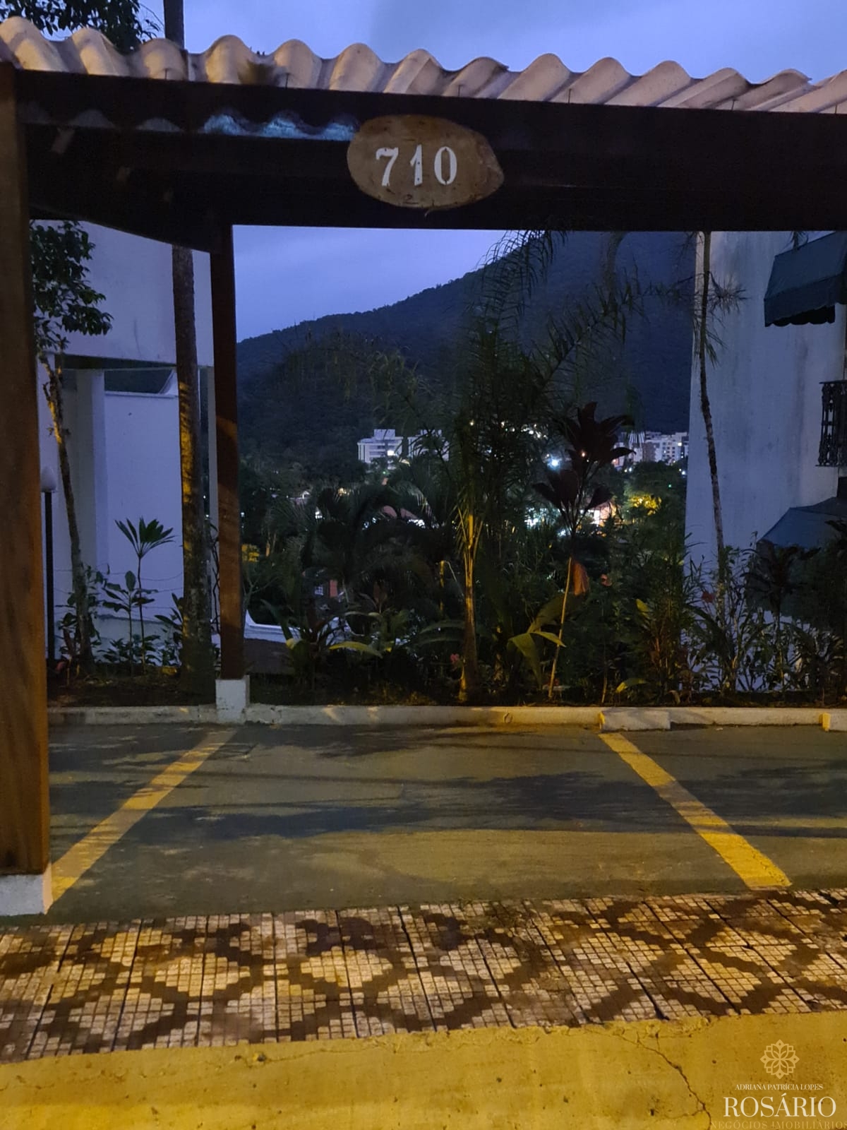 Apartamento com 1 dormitórios vista mar nas toninhas.