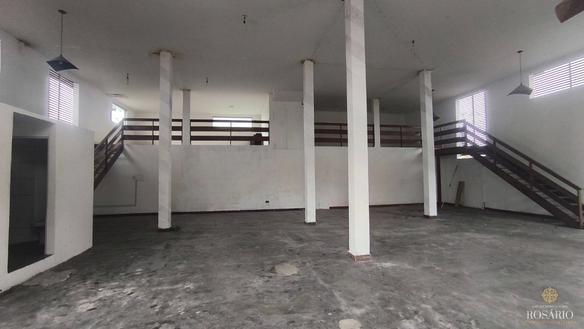 Ponto Comercial No Centro com 300m²