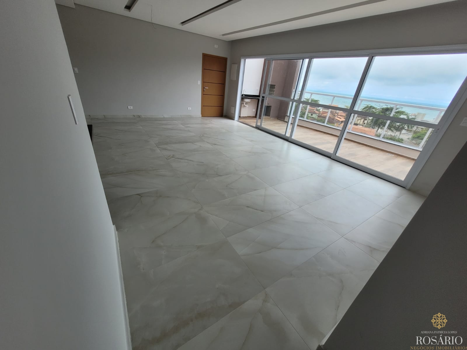Cobertura de Alto Padrão Frente Mar Nas Toninhas