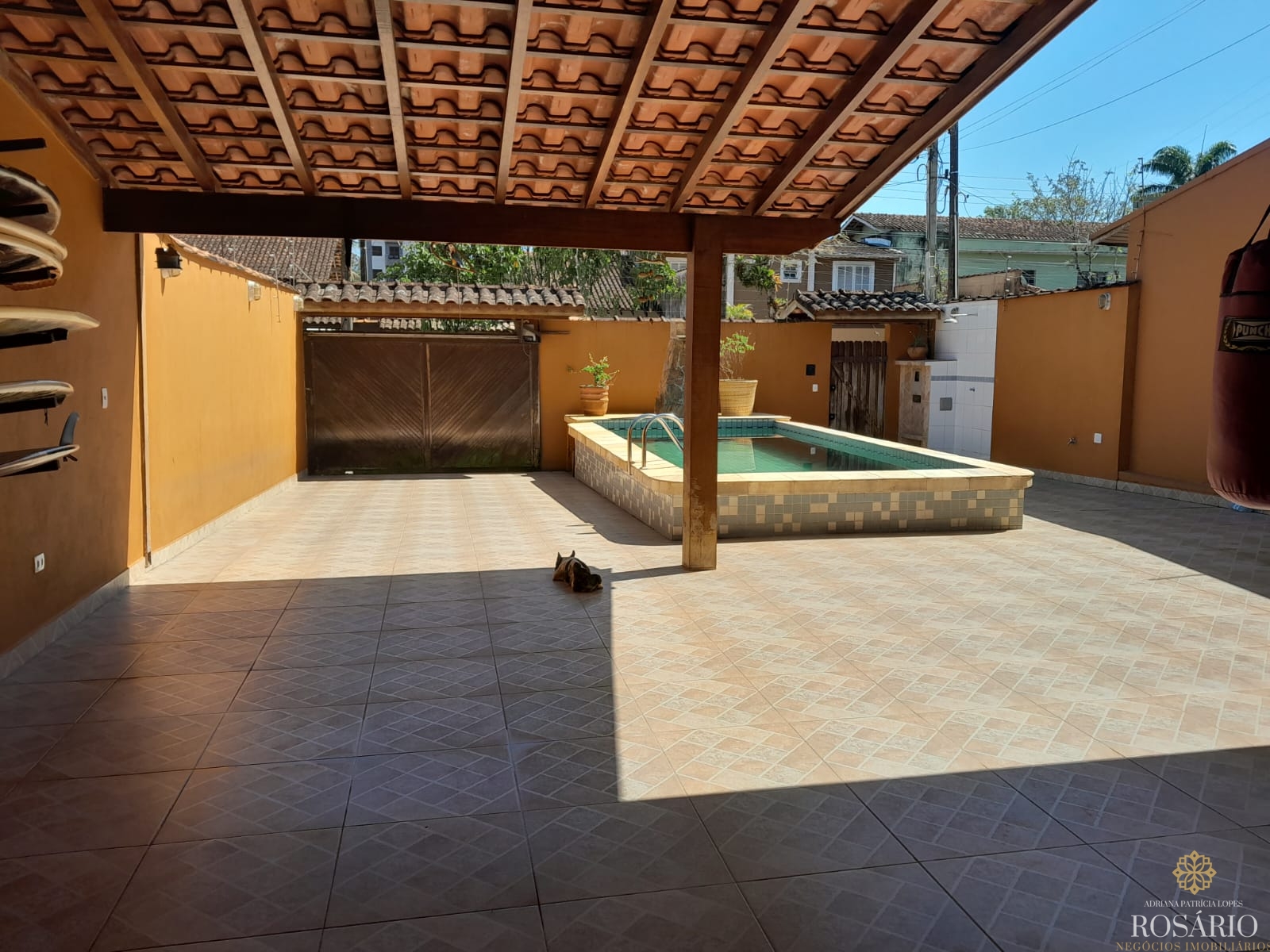 Sobrado com Total de 300m² No Itaguá