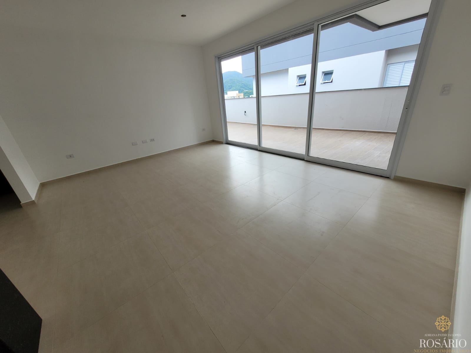 Cobertura no centro de ubatuba com total de 140m².