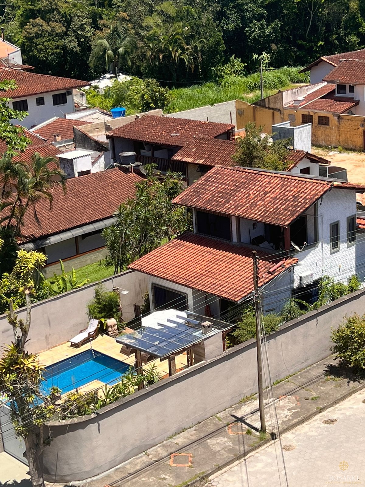Casa Retrô Na Praia com 3 Dormitórios à Venda No Itaguá -ubatuba-sp