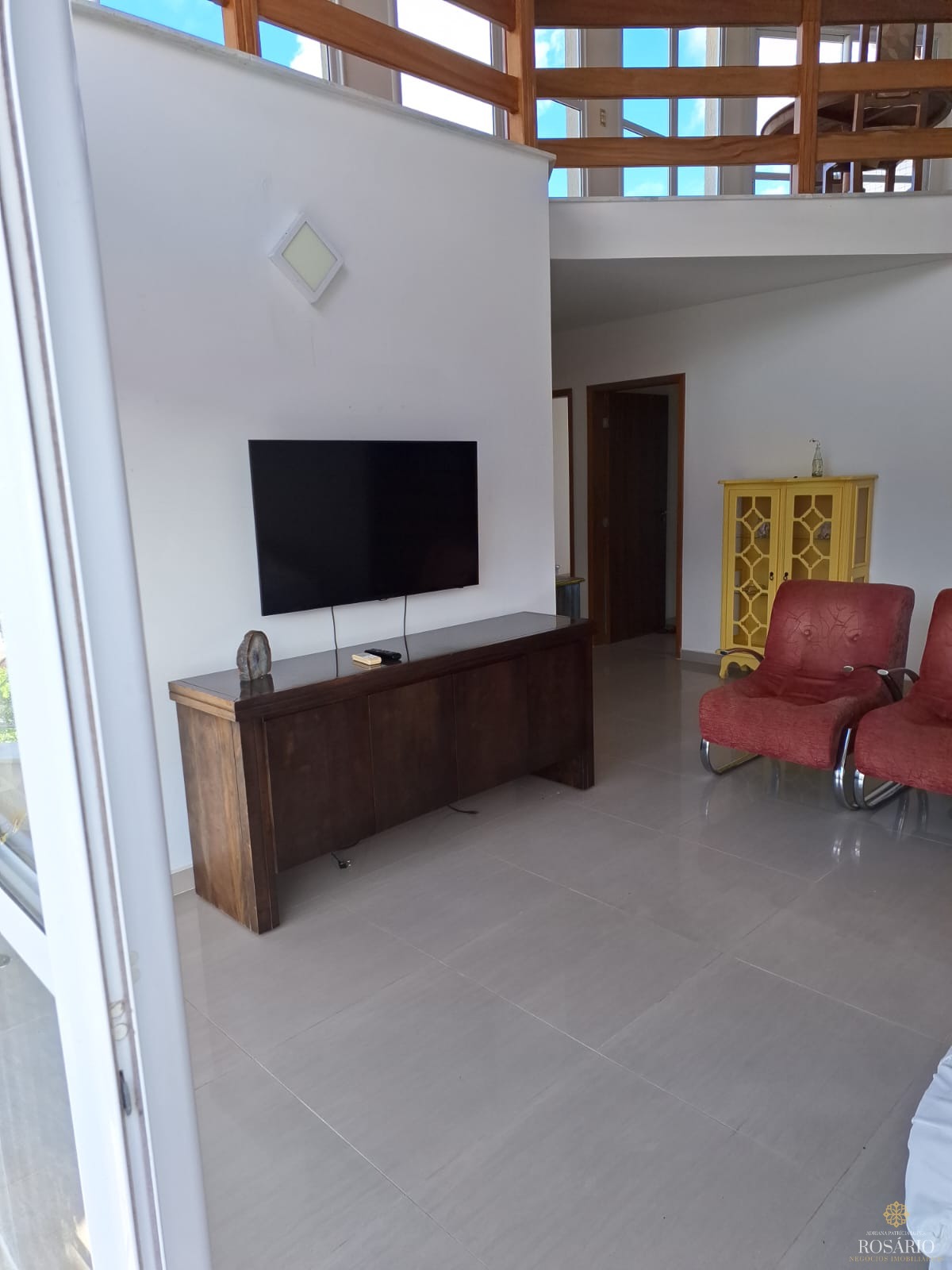 Duplex em ubatuba de 4 dorm e piscina, 300m2